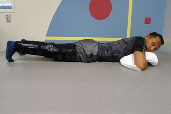 acl exercises prone hip extension stretch 1